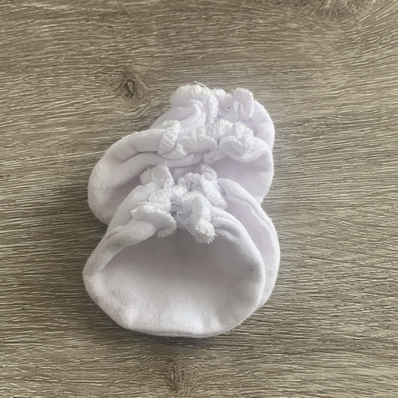 🛍️3 for $20🛍️ 6pairs infant Socks 2pairs infant scratch mittens - Picture 4 of 4